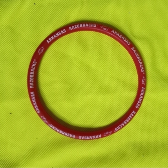 Red arkansas razorbacks silicone round sports team bracelet - Picture 1 of 4